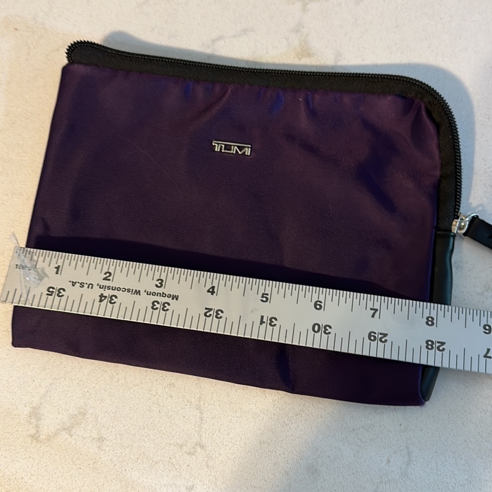 Tumi for Delta‎ Amenity Cosmetic Makeup Bag - Picture 6 of 7
